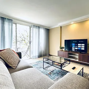 Amplio Apartamento Frente Al Centro Comercial Medellín